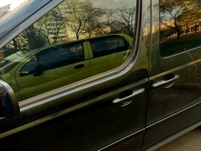 Черный Мерседес Ванео, объемом двигателя 1.9 л и пробегом 155 тыс. км за 4500 $, фото 4 на Automoto.ua