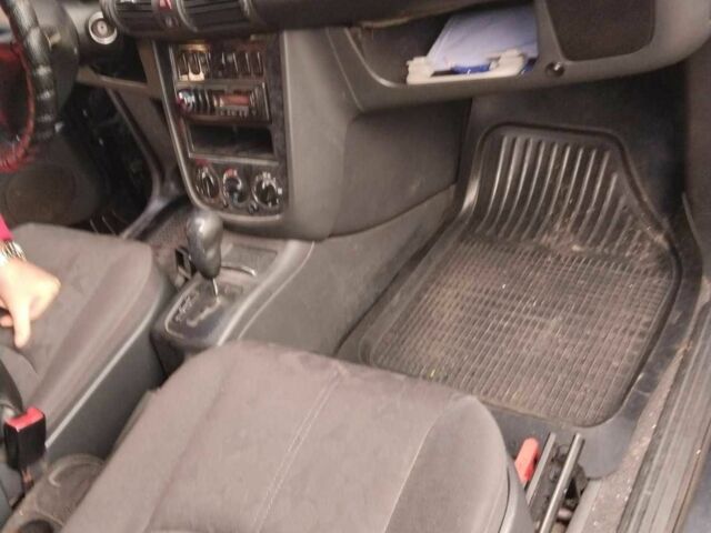 Черный Мерседес Ванео, объемом двигателя 1.9 л и пробегом 155 тыс. км за 4500 $, фото 14 на Automoto.ua