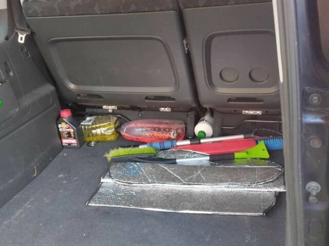 Черный Мерседес Ванео, объемом двигателя 1.9 л и пробегом 155 тыс. км за 4500 $, фото 6 на Automoto.ua