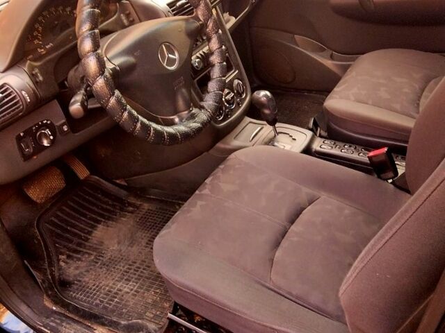 Черный Мерседес Ванео, объемом двигателя 1.9 л и пробегом 155 тыс. км за 4500 $, фото 11 на Automoto.ua