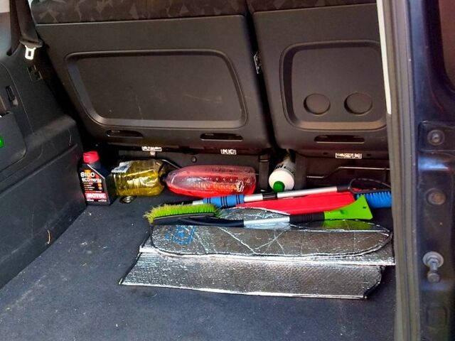 Черный Мерседес Ванео, объемом двигателя 1.9 л и пробегом 155 тыс. км за 4500 $, фото 12 на Automoto.ua