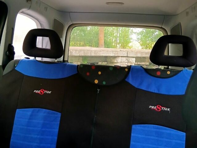 Мерседес Ванео 2003 у Чернігові на Automoto.ua Чорний Мерседес Ванео, об'ємом двигуна 1.6 л та пробігом 300 тис. км за 3500 $, фото 1 на Automoto.ua