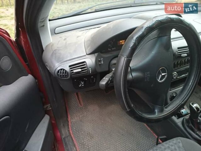 Красный Мерседес Ванео, объемом двигателя 1.6 л и пробегом 294 тыс. км за 2500 $, фото 9 на Automoto.ua