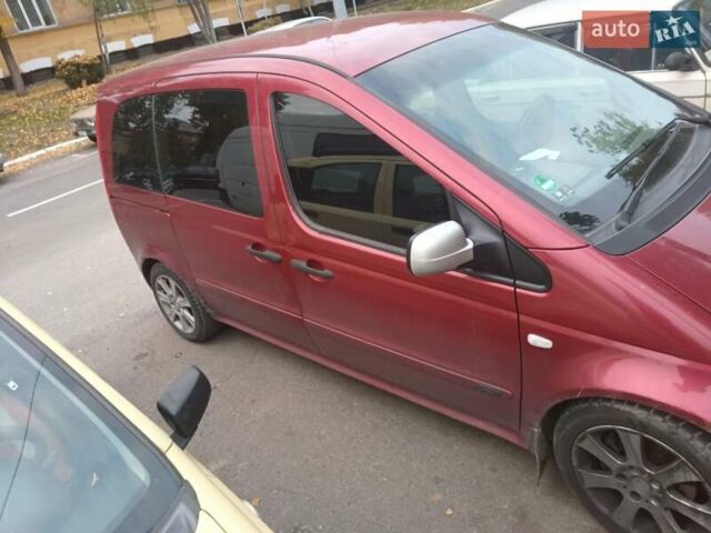 Красный Мерседес Ванео, объемом двигателя 1.6 л и пробегом 294 тыс. км за 2500 $, фото 1 на Automoto.ua