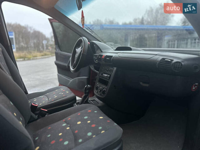 Красный Мерседес Ванео, объемом двигателя 1.7 л и пробегом 284 тыс. км за 4900 $, фото 9 на Automoto.ua