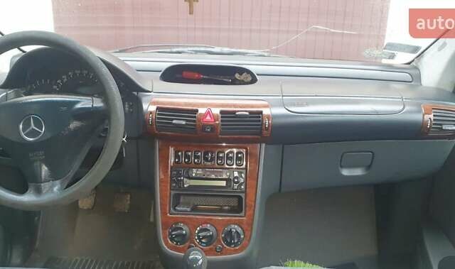 Серый Мерседес Ванео, объемом двигателя 1.7 л и пробегом 220 тыс. км за 2800 $, фото 6 на Automoto.ua