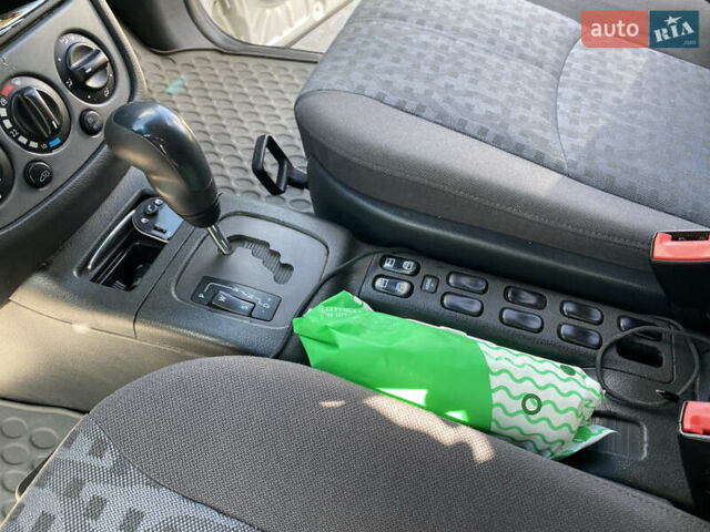 Серый Мерседес Ванео, объемом двигателя 1.7 л и пробегом 300 тыс. км за 3500 $, фото 16 на Automoto.ua