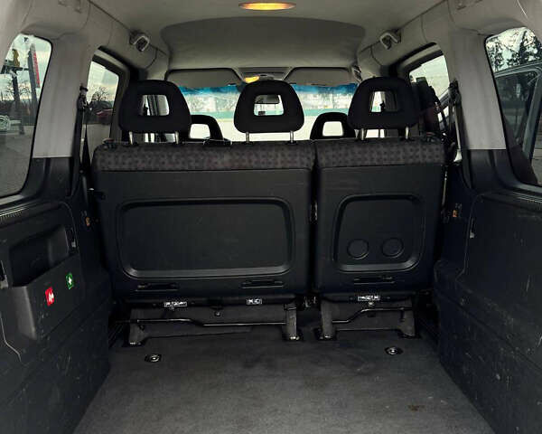 Сірий Мерседес Ванео, об'ємом двигуна 1.7 л та пробігом 350 тис. км за 5200 $, фото 16 на Automoto.ua