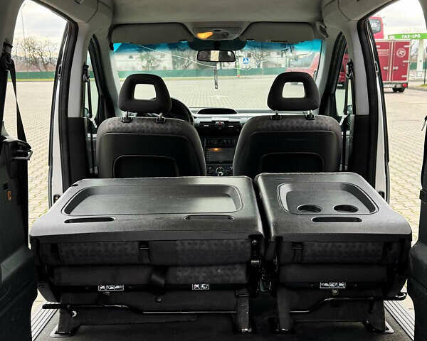 Сірий Мерседес Ванео, об'ємом двигуна 1.7 л та пробігом 350 тис. км за 5200 $, фото 18 на Automoto.ua