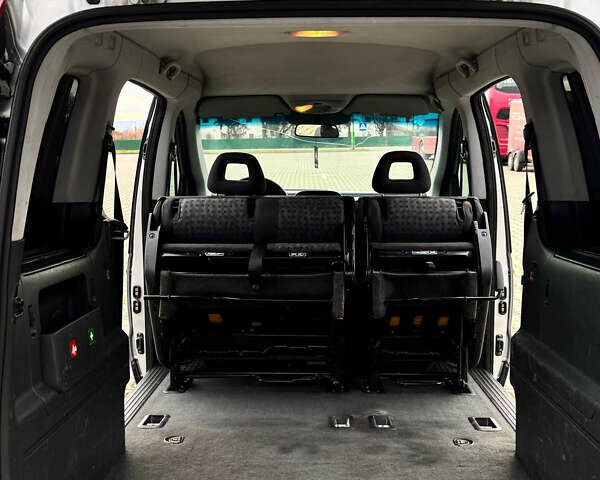 Сірий Мерседес Ванео, об'ємом двигуна 1.7 л та пробігом 350 тис. км за 5200 $, фото 17 на Automoto.ua