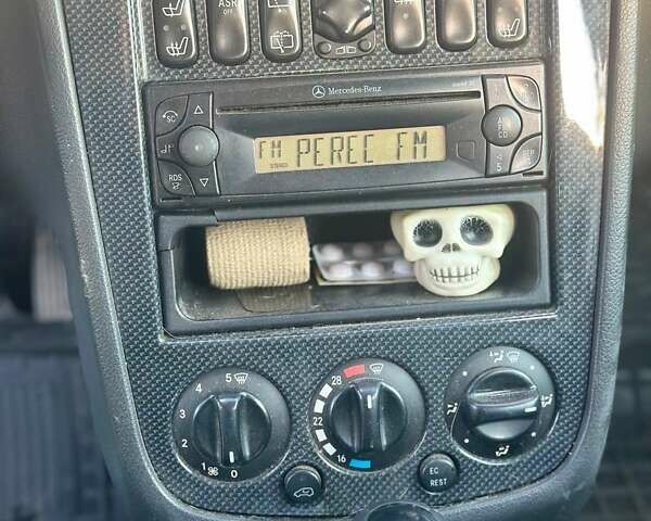 Синий Мерседес Ванео, объемом двигателя 1.7 л и пробегом 337 тыс. км за 2000 $, фото 7 на Automoto.ua