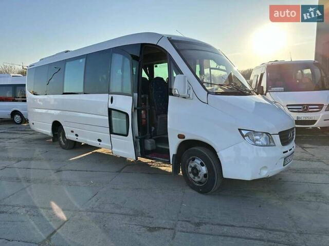 Белый Мерседес Варио, объемом двигателя 4.25 л и пробегом 950 тыс. км за 44000 $, фото 2 на Automoto.ua