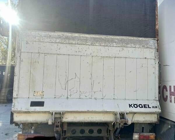 Білий Мерседес Варіо, об'ємом двигуна 4.2 л та пробігом 400 тис. км за 12000 $, фото 1 на Automoto.ua