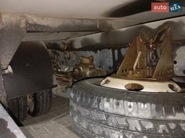 Белый Мерседес Варио, объемом двигателя 4.25 л и пробегом 473 тыс. км за 11000 $, фото 14 на Automoto.ua