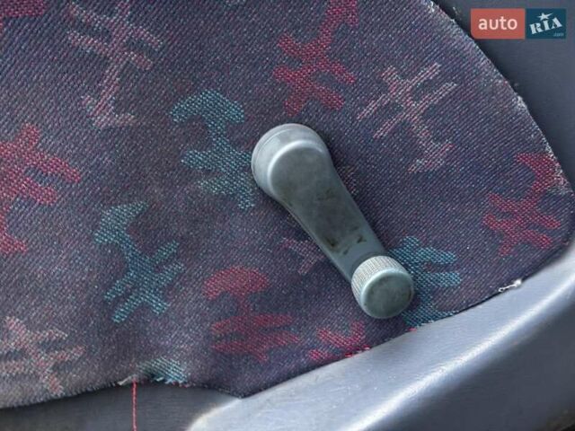 Білий Мерседес Варіо, об'ємом двигуна 4.2 л та пробігом 496 тис. км за 8390 $, фото 11 на Automoto.ua