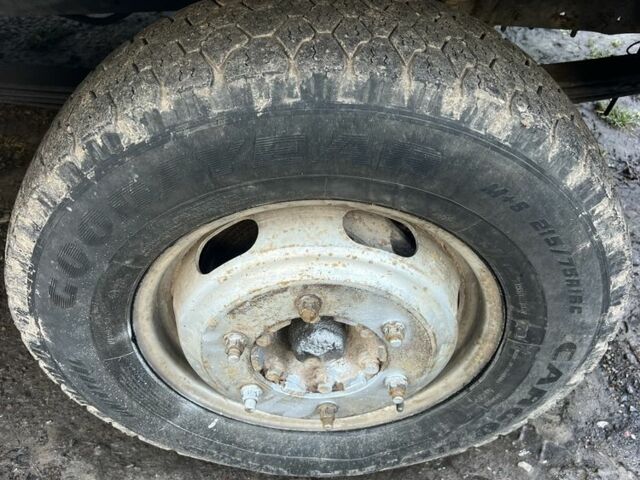 Белый Мерседес Варио, объемом двигателя 4 л и пробегом 111 тыс. км за 3500 $, фото 4 на Automoto.ua