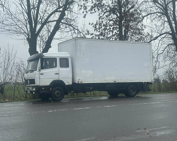 Білий Мерседес Варіо, об'ємом двигуна 4 л та пробігом 5 тис. км за 7500 $, фото 5 на Automoto.ua