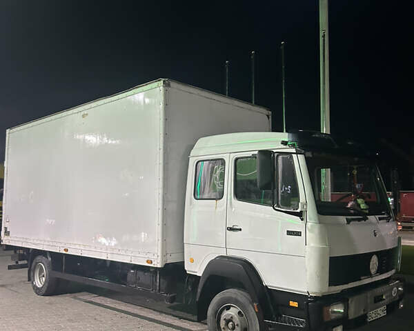 Білий Мерседес Варіо, об'ємом двигуна 4 л та пробігом 5 тис. км за 7500 $, фото 3 на Automoto.ua