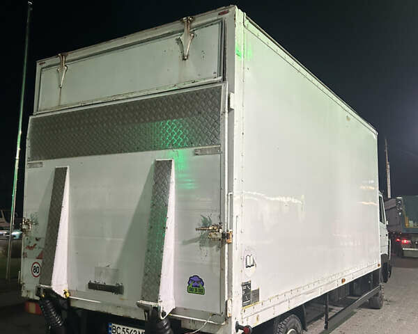 Білий Мерседес Варіо, об'ємом двигуна 4 л та пробігом 5 тис. км за 7500 $, фото 8 на Automoto.ua