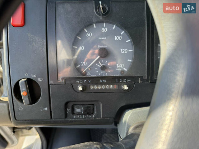 Белый Мерседес Варио, объемом двигателя 2.87 л и пробегом 670 тыс. км за 6000 $, фото 5 на Automoto.ua