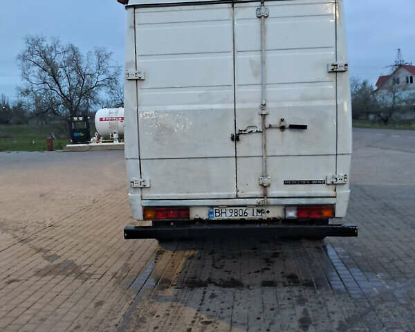 Білий Мерседес Варіо, об'ємом двигуна 2.87 л та пробігом 370 тис. км за 5500 $, фото 6 на Automoto.ua