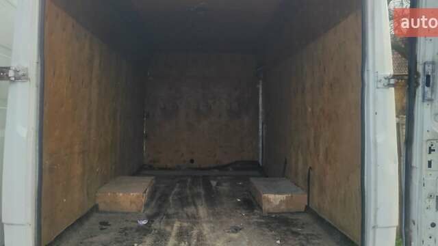 Белый Мерседес Варио, объемом двигателя 2.87 л и пробегом 663 тыс. км за 7500 $, фото 4 на Automoto.ua