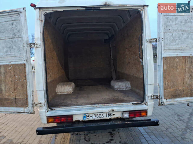 Білий Мерседес Варіо, об'ємом двигуна 2.87 л та пробігом 370 тис. км за 5500 $, фото 1 на Automoto.ua