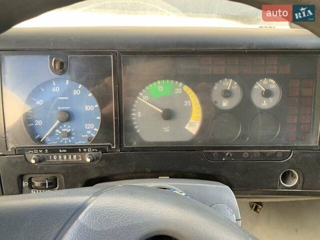 Белый Мерседес Варио, объемом двигателя 4.2 л и пробегом 600 тыс. км за 10000 $, фото 6 на Automoto.ua