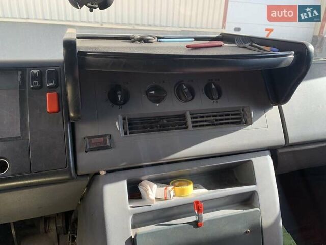 Белый Мерседес Варио, объемом двигателя 4.2 л и пробегом 600 тыс. км за 10000 $, фото 10 на Automoto.ua