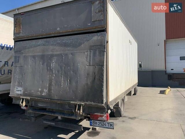 Белый Мерседес Варио, объемом двигателя 4.2 л и пробегом 600 тыс. км за 10000 $, фото 3 на Automoto.ua