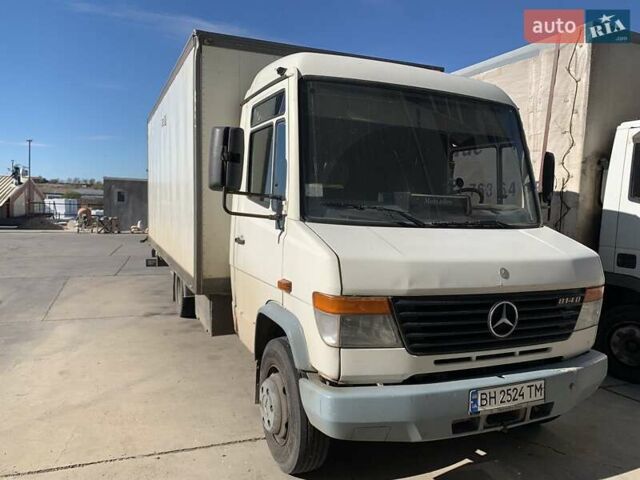 Белый Мерседес Варио, объемом двигателя 4.2 л и пробегом 600 тыс. км за 10000 $, фото 1 на Automoto.ua