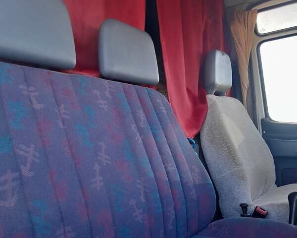 Белый Мерседес Варио, объемом двигателя 4.3 л и пробегом 485 тыс. км за 12500 $, фото 9 на Automoto.ua