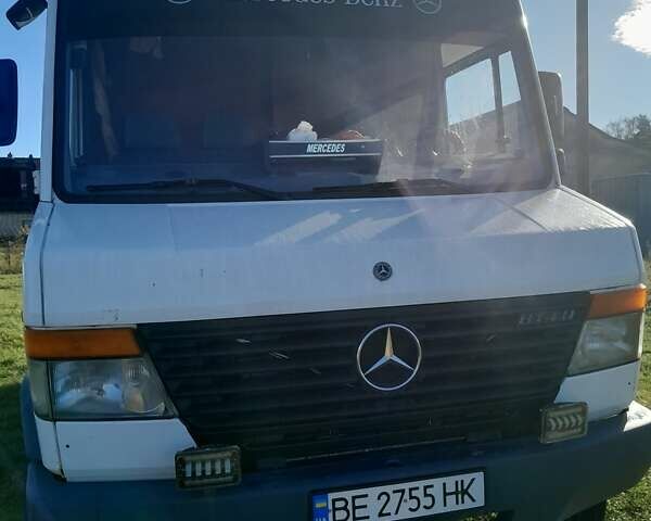 Белый Мерседес Варио, объемом двигателя 4.3 л и пробегом 485 тыс. км за 12500 $, фото 2 на Automoto.ua