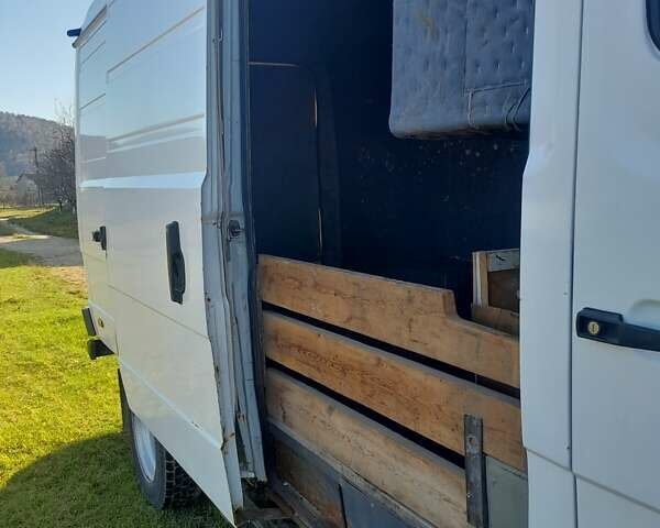 Белый Мерседес Варио, объемом двигателя 4.3 л и пробегом 485 тыс. км за 12500 $, фото 7 на Automoto.ua