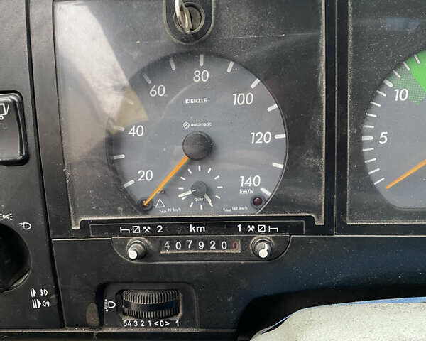 Білий Мерседес Варіо, об'ємом двигуна 4.2 л та пробігом 407 тис. км за 7000 $, фото 5 на Automoto.ua