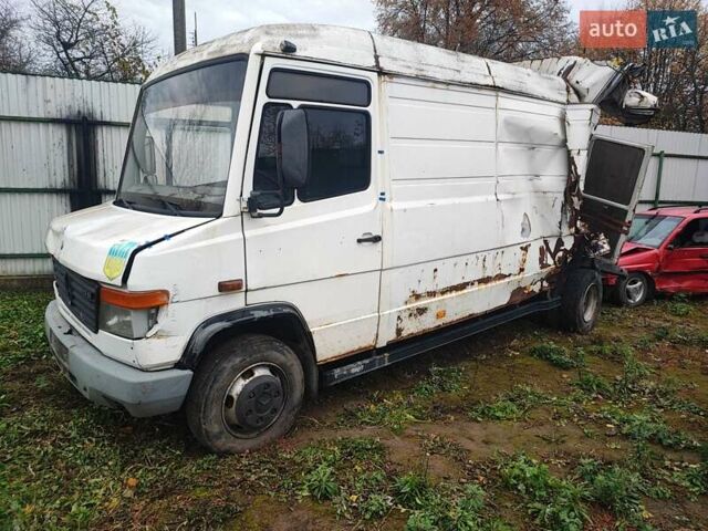 Белый Мерседес Варио, объемом двигателя 4.3 л и пробегом 550 тыс. км за 6800 $, фото 7 на Automoto.ua