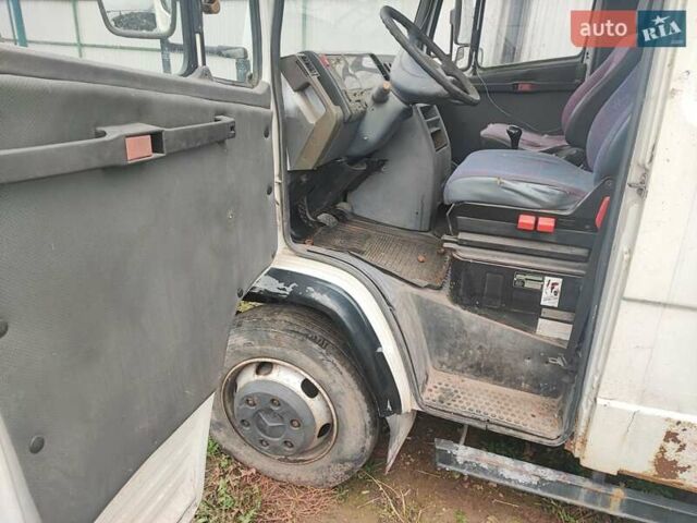 Белый Мерседес Варио, объемом двигателя 4.3 л и пробегом 550 тыс. км за 6800 $, фото 3 на Automoto.ua