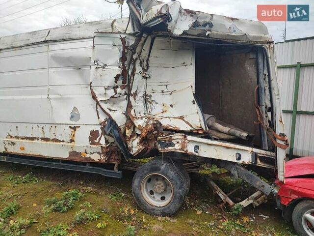 Белый Мерседес Варио, объемом двигателя 4.3 л и пробегом 550 тыс. км за 6800 $, фото 11 на Automoto.ua