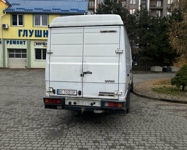 Белый Мерседес Варио, объемом двигателя 4.2 л и пробегом 169 тыс. км за 20000 $, фото 12 на Automoto.ua