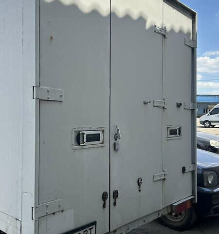 Білий Мерседес Варіо, об'ємом двигуна 4.25 л та пробігом 265 тис. км за 22000 $, фото 6 на Automoto.ua