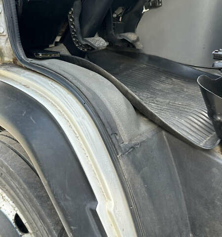 Білий Мерседес Варіо, об'ємом двигуна 4.25 л та пробігом 265 тис. км за 22000 $, фото 3 на Automoto.ua