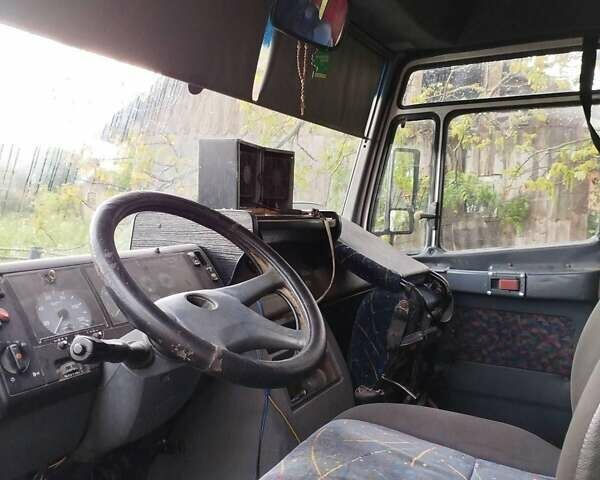 Білий Мерседес Варіо, об'ємом двигуна 4.25 л та пробігом 250 тис. км за 7600 $, фото 1 на Automoto.ua