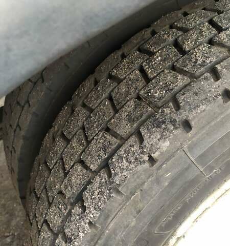 Білий Мерседес Варіо, об'ємом двигуна 4.2 л та пробігом 500 тис. км за 9000 $, фото 9 на Automoto.ua