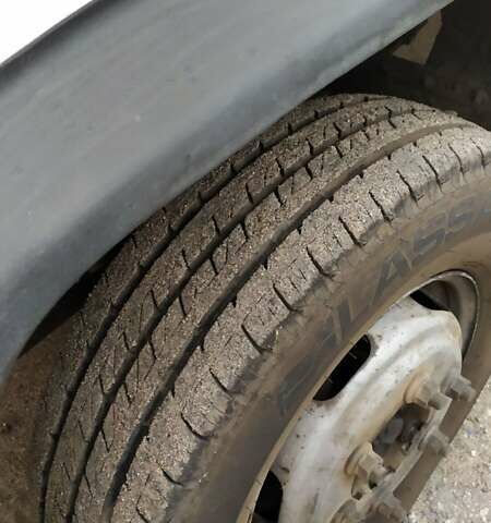 Білий Мерседес Варіо, об'ємом двигуна 4.2 л та пробігом 500 тис. км за 9000 $, фото 8 на Automoto.ua