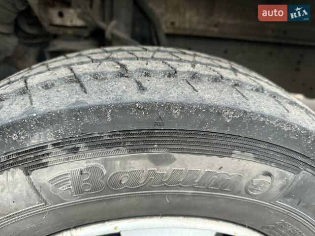 Белый Мерседес Варио, объемом двигателя 4.25 л и пробегом 582 тыс. км за 11500 $, фото 14 на Automoto.ua