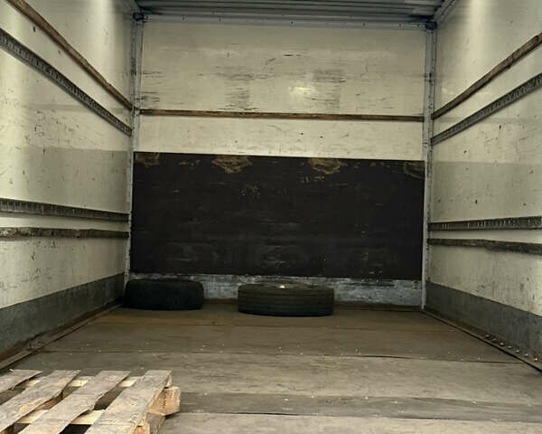 Белый Мерседес Варио, объемом двигателя 4.25 л и пробегом 582 тыс. км за 11500 $, фото 9 на Automoto.ua