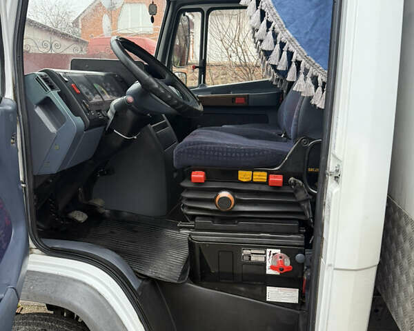 Белый Мерседес Варио, объемом двигателя 4.25 л и пробегом 582 тыс. км за 11500 $, фото 19 на Automoto.ua