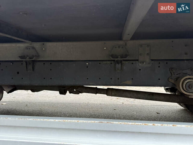 Белый Мерседес Варио, объемом двигателя 4.25 л и пробегом 582 тыс. км за 11500 $, фото 12 на Automoto.ua