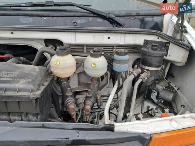 Белый Мерседес Варио, объемом двигателя 4.25 л и пробегом 327 тыс. км за 23500 $, фото 11 на Automoto.ua