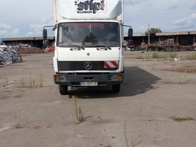 Білий Мерседес Варіо, об'ємом двигуна 4 л та пробігом 754 тис. км за 7700 $, фото 7 на Automoto.ua